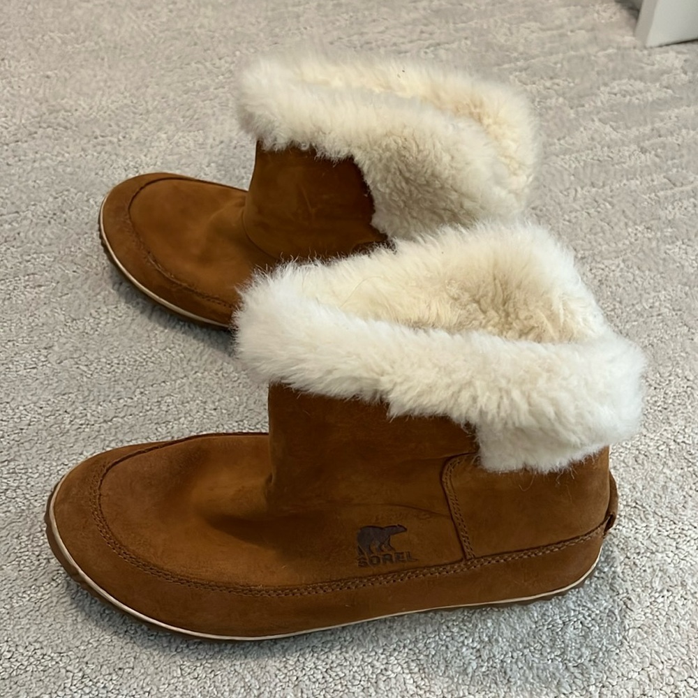 Sorel Women's Tan Suede Boots Faux Fur Lining